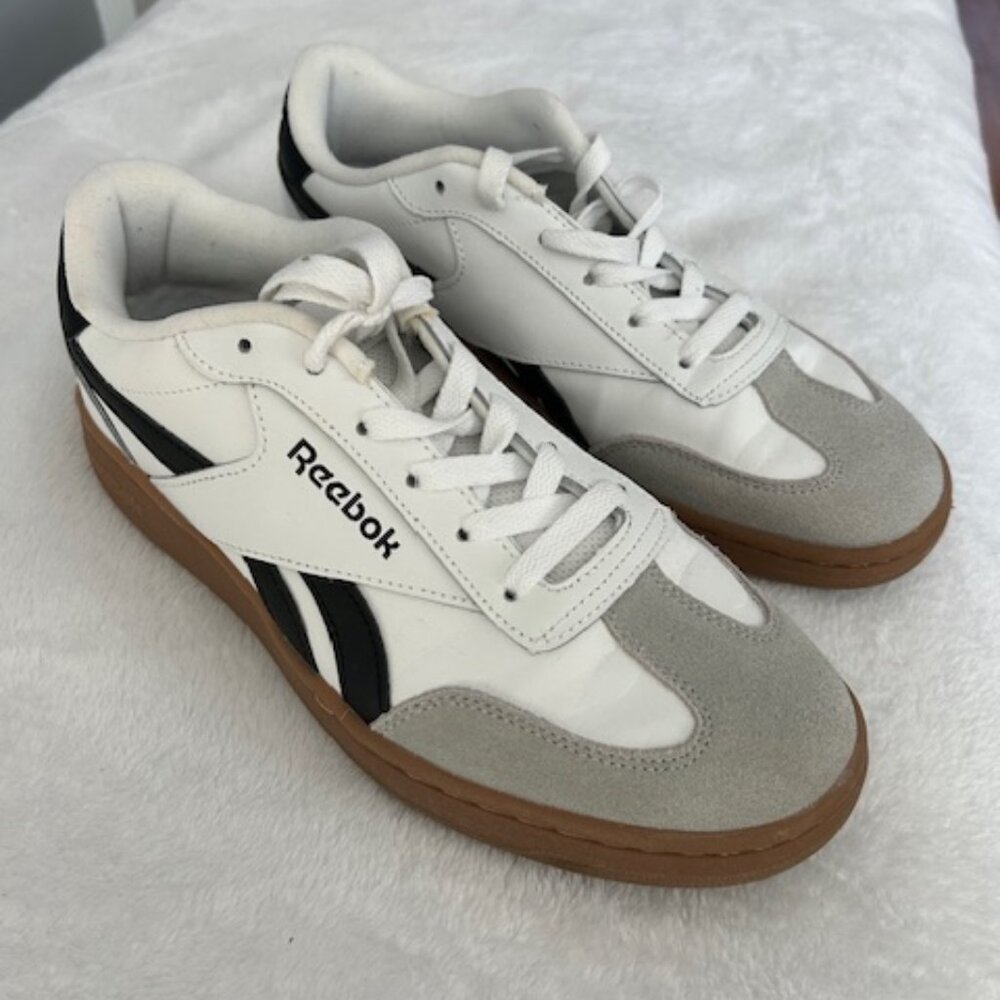 Reebok Smash Edge Sneaker (women size 8)